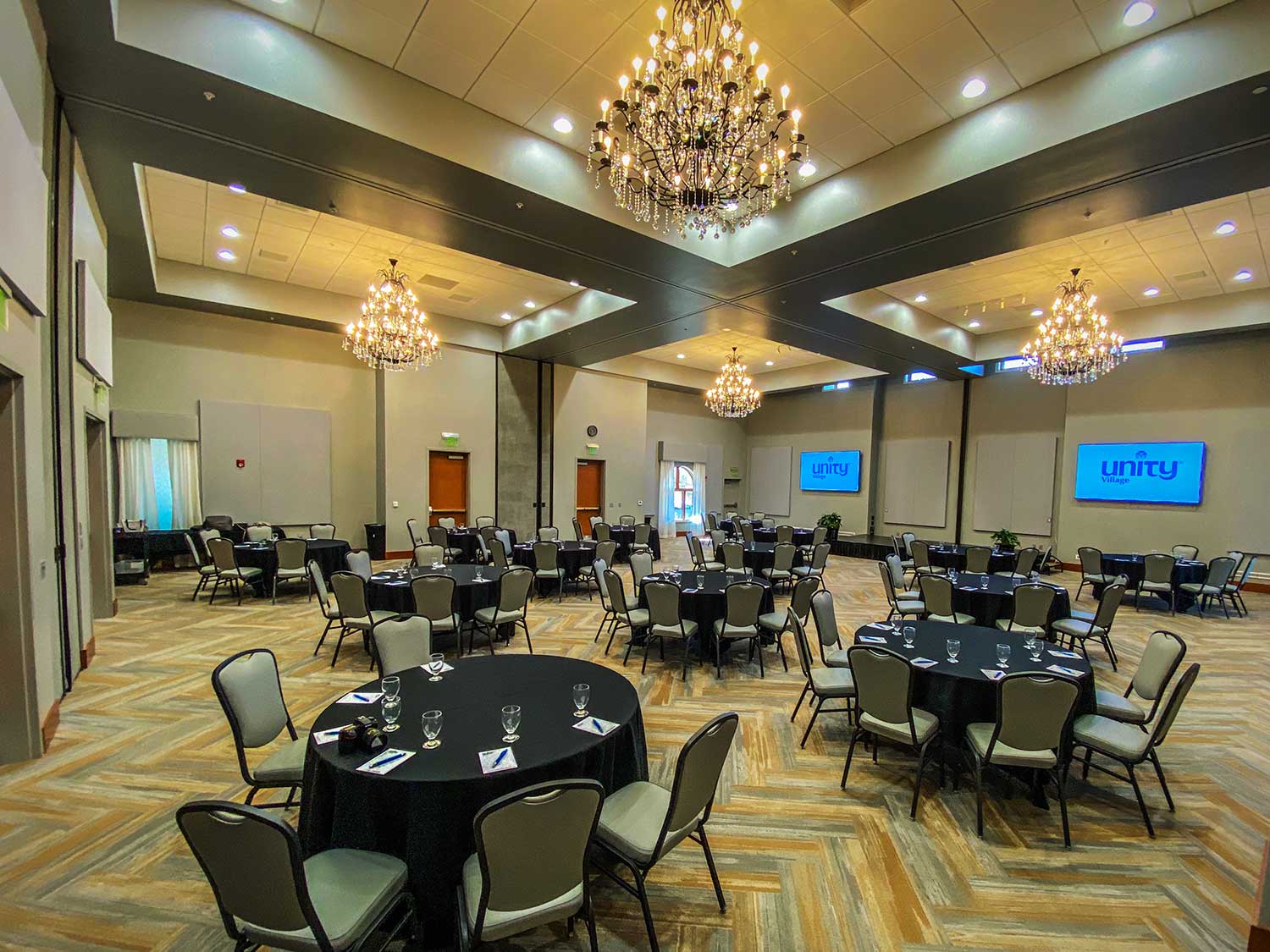 Hotel-Conference-Rounds-6