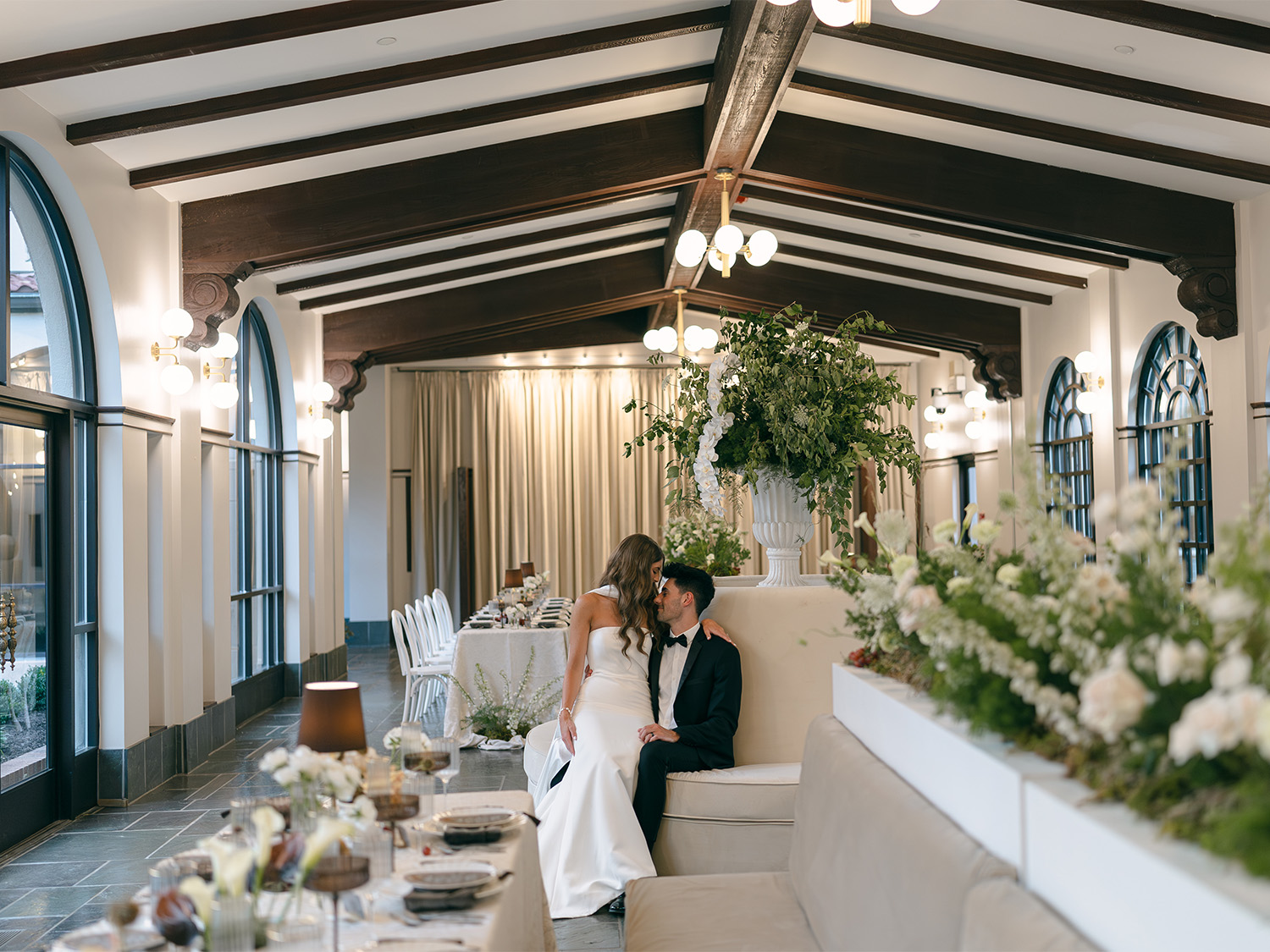Atrium-Garden-bride-groom-recption-table-1500x1125