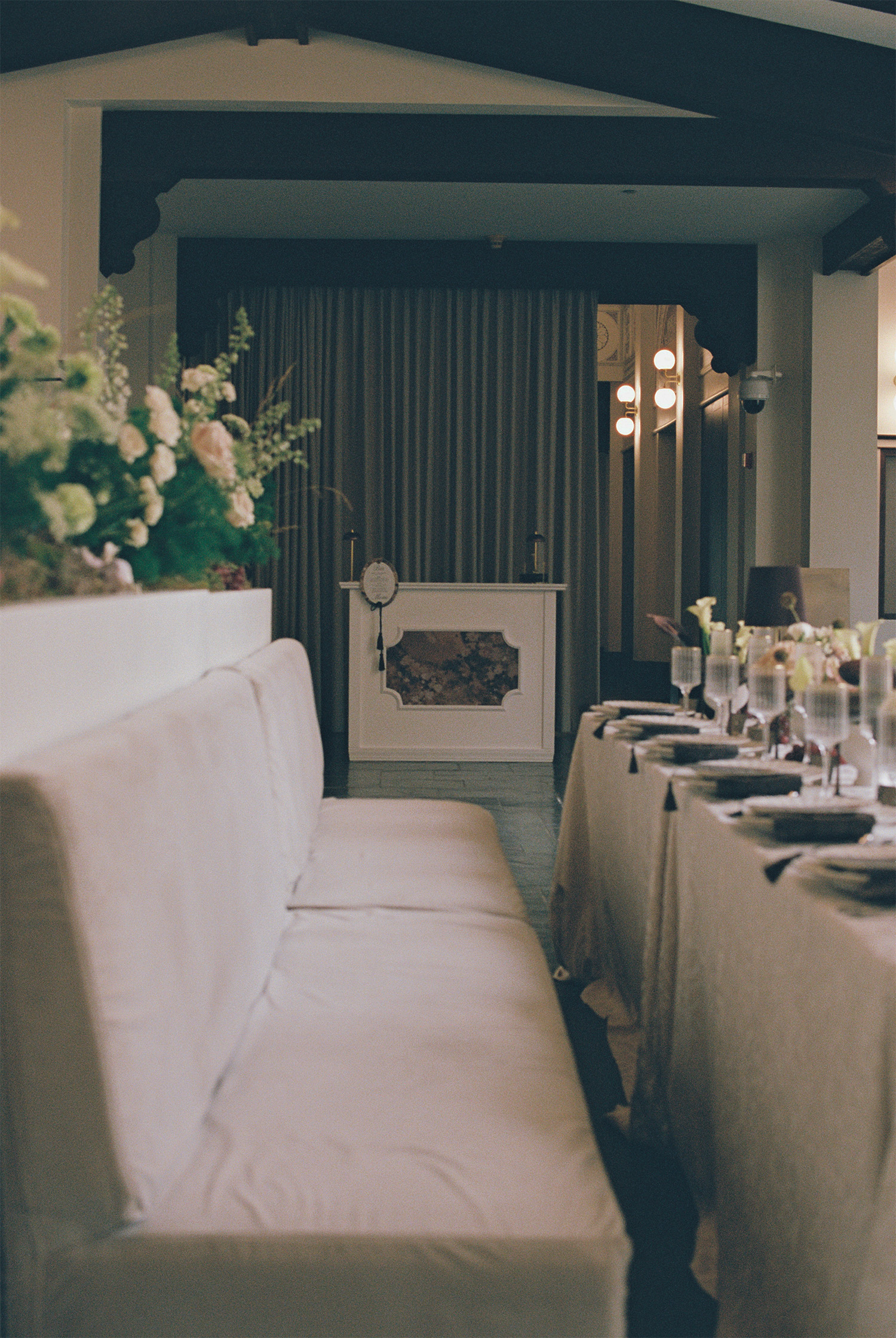Atrium-Garden-reception-table-1500x2239